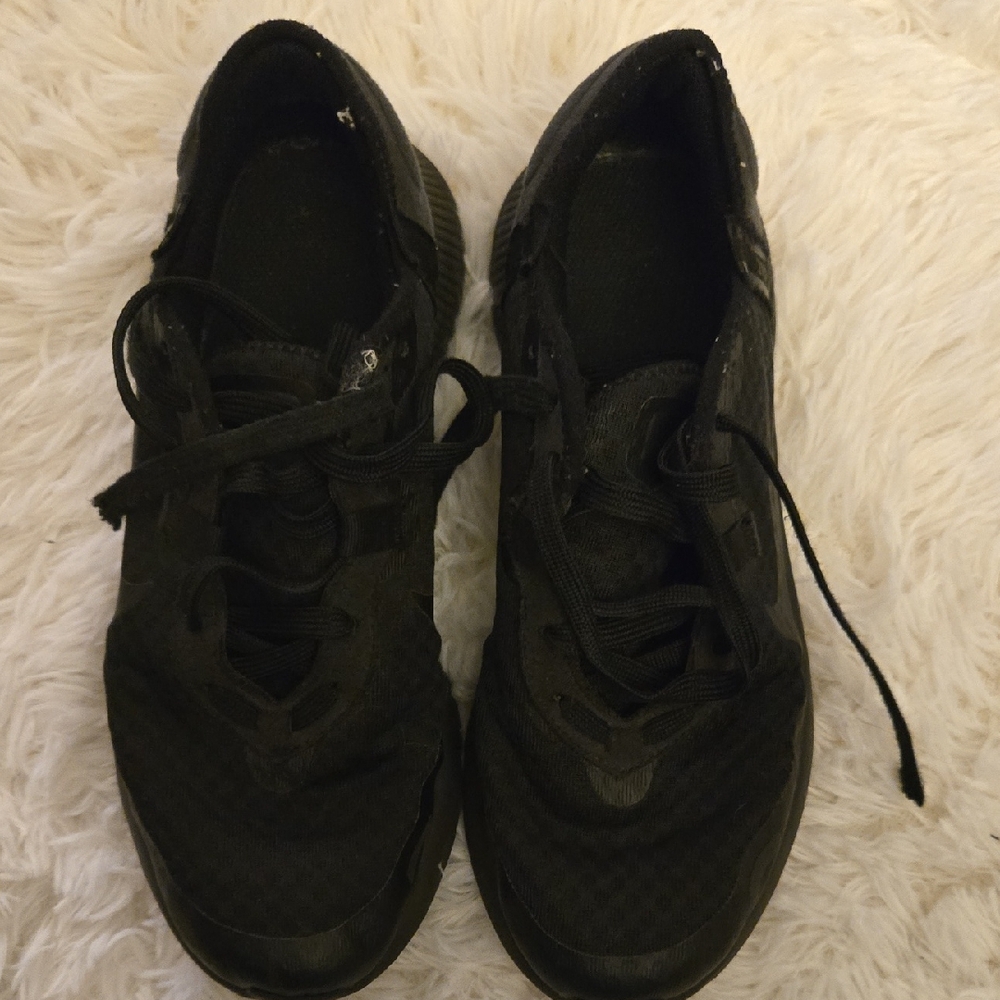 Reposto Nke72 Black Athletic Shoes